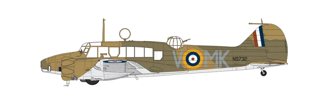 Avro 652A Anson Mk.I N9732 s posádkou pilotního důstojníka Philipa Peterse, seržanta D. Spencera a vedoucího letounu Peppera, č. 500 (hrabství Kent) Squadron Royal Auxiliary Air Force, Royal Air Force Detling, Kent.