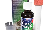 Deluxe Materials Track Magic: Obsah balení - přípravek, kapátko, štětec a plsť
