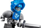 LEGO Nexo Knights - Clayův letoun Falcon Fighter Blaster