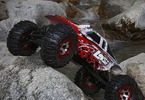 RC auto Losi Night Crawler 2.0: Šplhání po skalách