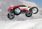 RC model auta Traxxas Rustler 1:10: Ukázka jízdy ve sněhu