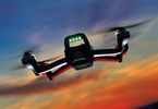 RC dron Traxxas Aton: Letová ukázka před západem slunce