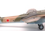 Zvezda Pe-8 Soviet Long-Range Heavy Bomber WWII (1:72)