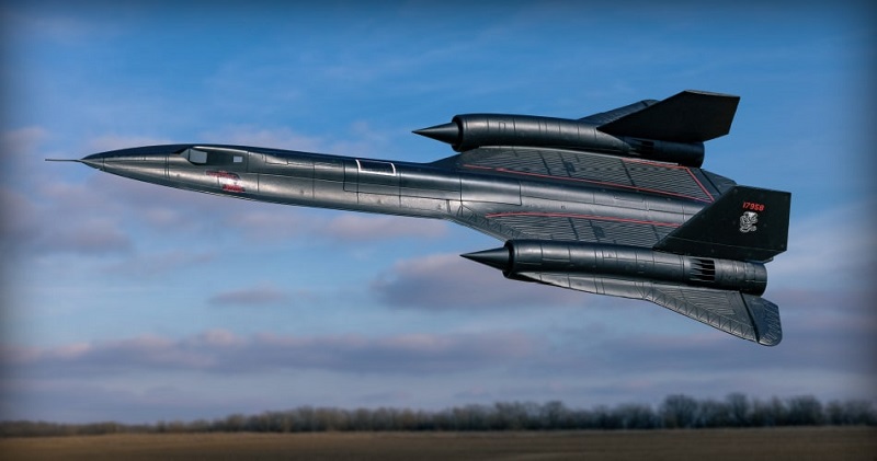 RC model letadla Lockheed Martin SR-71 Blackbird od E-flite v letu  