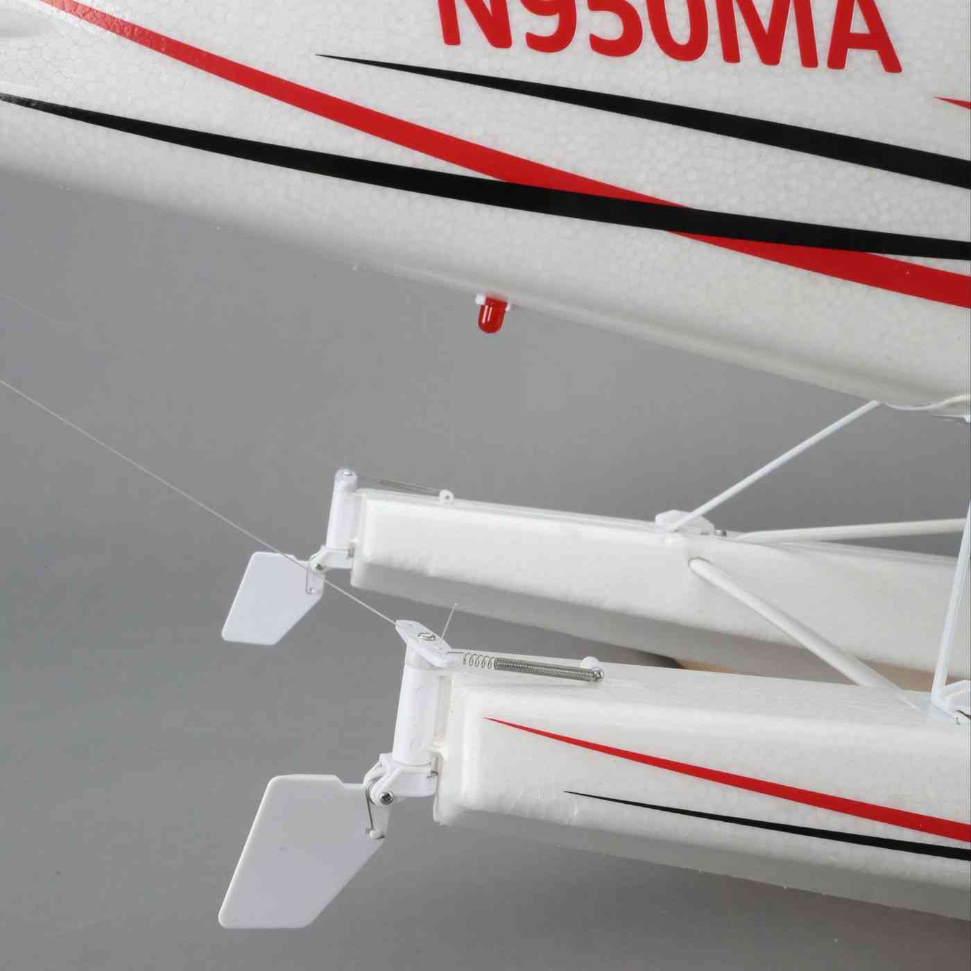 eflite/EFL5250_b_korm_plov.jpg