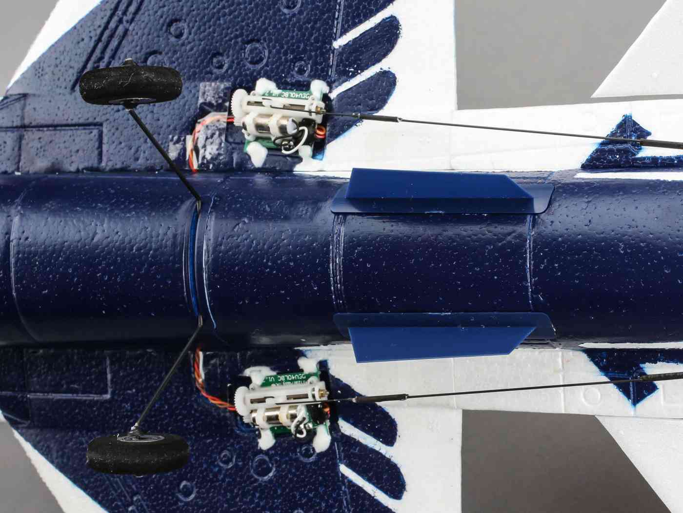 eflite/EFLU2850_b_serva.jpg