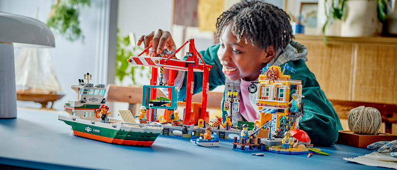 LEGO City - Přístav s nákladní lodí