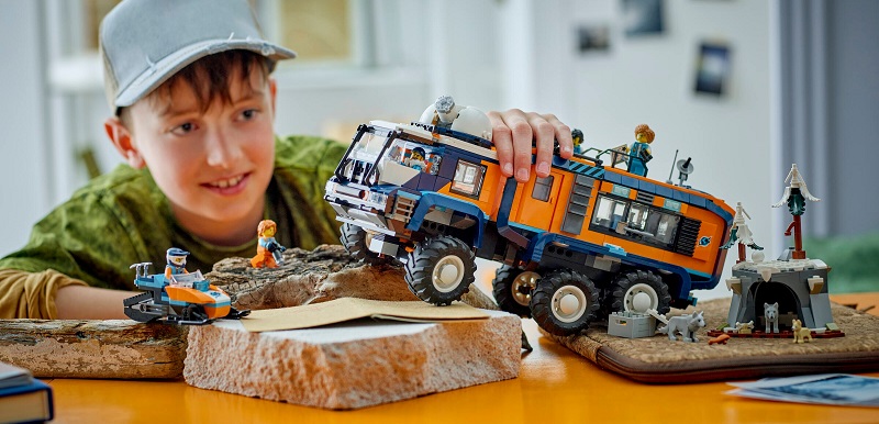 LEGO City - Nákladní auto s laboratoří pro průzkumníky Arktidy