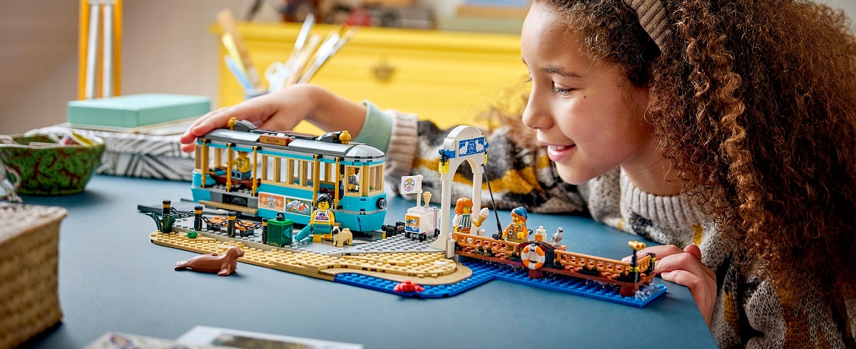 LEGO City - Historická plážová tramvaj