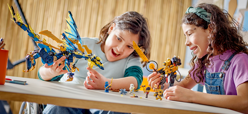 LEGO Ninjago - Živelný drak proti robotovi císařoven