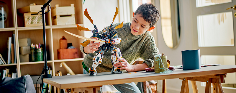 LEGO NINJAGO - Coleův titanový dračí oblek