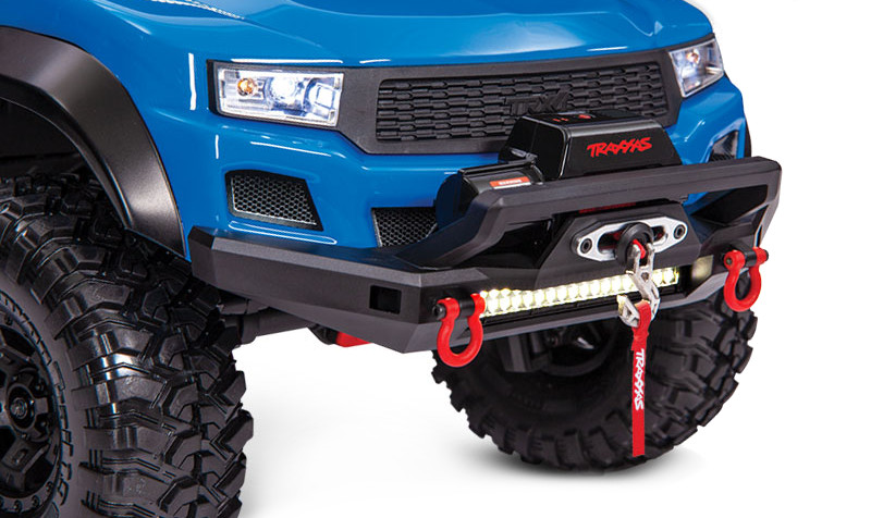 8855-Winch-Installed-3qtr-Right-Lights-I