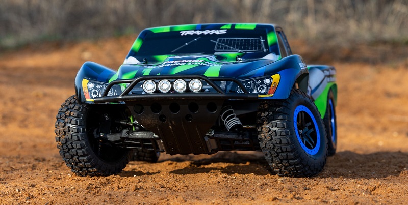 Traxxas Slash 1:10 RTR s LED osvětlením