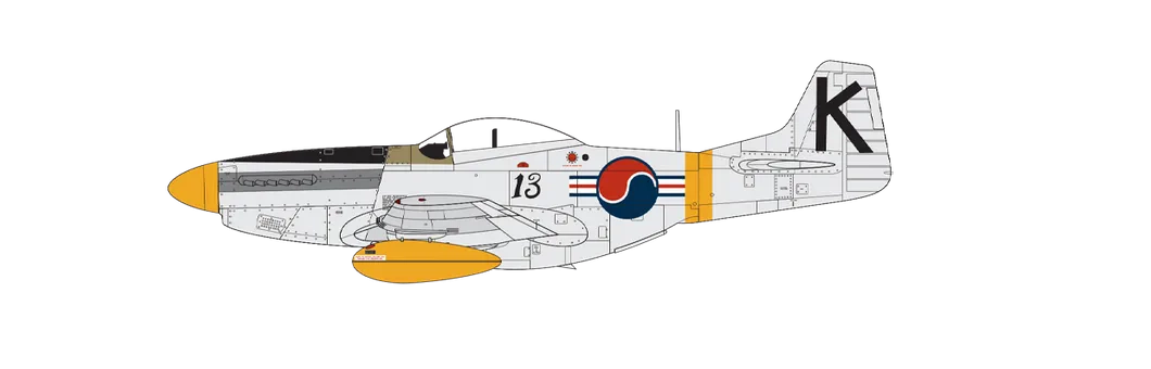 Severoamerická letka F-51D Mustang č. 1, letectvo Korejské republiky, letecká základna Pohang (K3), Jižní Korea, červenec 1950.