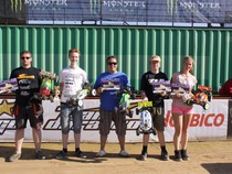 2. misto Jirka Garbaczewski (Serpent), 1.misto Kaja Novotny (Team Durango), 3.misto Adam Heinz (Team Durango), 4.misto Vaclav Broz (TLR), 5.misto Kacka Kalvodova (Mugen)