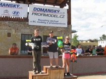 stupně vítězů v kategorii JUNIOR: zleva Václav Brož, Max Gotzl, Kateřina Kalvodová