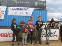 stupně vítězů kategorie JUNIOR : 1. Václav Brož (TLR), 2. Dominik Vlášek (Sworkz), 3. Kačka Kalvodová (Mugen), 4. Klárka Kalvodová (Mugen), 5. Max Kuda (Serpent)