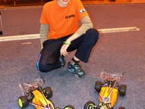 Nik Bečvář se svými závodními auty