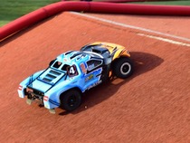 Závodní short course TLR