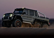 TRX-6 Mercedes-Benz G 63 AMG 6x6 (TRA88096-4) v akci
