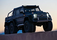 TRX-6 Mercedes-Benz G 63 AMG 6x6 (TRA88096-4) v akci