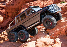 TRX-6 Mercedes-Benz G 63 AMG 6x6 (TRA88096-4) v akci