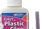 Deluxe Materials Roket Plastic: Lepidlo je dodáváno s jehlovým mikroaplikátorem