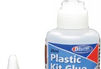 Deluxe Materials Plastic Kit Glue: Balení