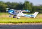 RC model letadla Cessna 182: Vletu