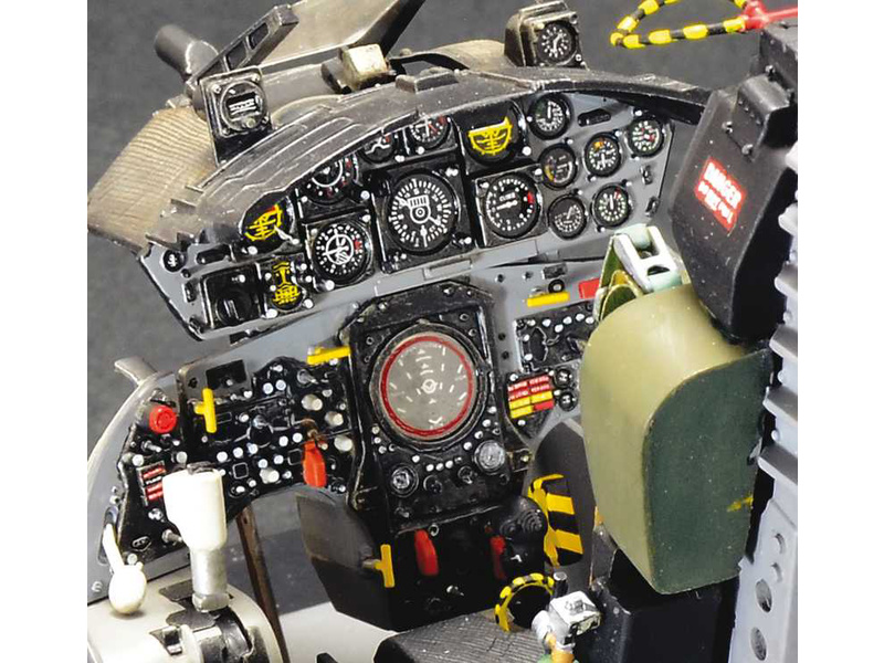 F-104 G Fighter Cockpit Fully Detailed 1:12 Plastic Model Kit ITALERI 