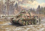 ItaleriSd. Kfz.173 Jagdpanther s posádkou (1:35)