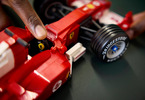 LEGO Icons - Ferrari F2004 & Michael Schumacher