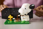 LEGO Ideas - Peanuts: Snoopy's Doghouse