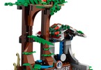 LEGO Jurský Park - Útěk Carnotaura z Gyrosféry