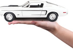 Maisto Ford Mustang GT Cobra Jet 1968 1:18 bílá