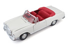 Maisto Mercedes-Benz 280SE Cabrio 1967 1:18 krémová