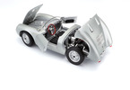 Maisto Porsche 550 A Spyder 1:18 stříbrná