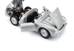 Maisto Porsche 550 A Spyder 1:18 stříbrná