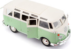Maisto Volkswagen Van Samba 1:25 zeleno/krémová