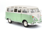 Maisto Volkswagen Van Samba 1:25 zeleno/krémová