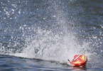 Recoil 17" Self-Righting Deep V Brushless: RTR Int