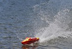 Recoil 17" Self-Righting Deep V Brushless: RTR Int