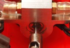 Recoil 17" Self-Righting Deep V Brushless: RTR Int