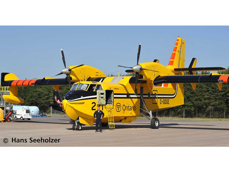 Revell Canadair BOMBADIER CL-415 (1:72) (RVL04998) | Astra