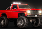 Model TRX-4 Chevrolet K10: Zobrazeno s LED střešní lištou, která není obsahem balení.