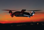 RC dron Traxxas Aton: Letová ukázka před západem slunce