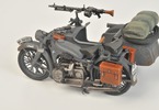 Zvezda německá sajdkára R12 WWII s posádkou (1:35)