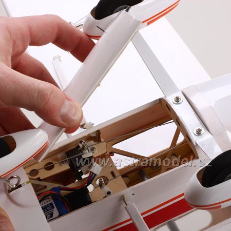 e flite cessna 150 aerobat 250 arf