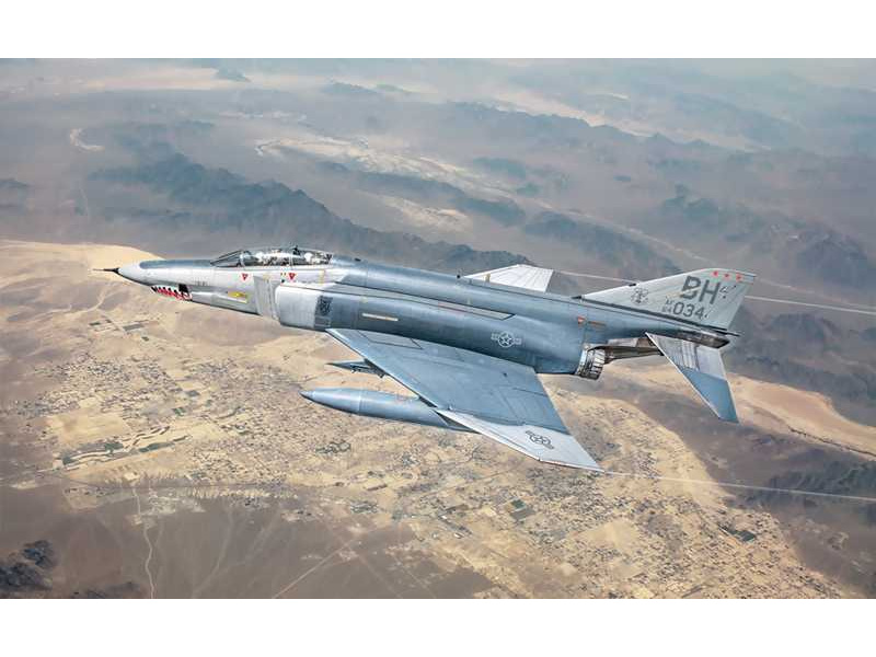 Italeri McDonnell RF-4 C/E Phantom II (1:72)